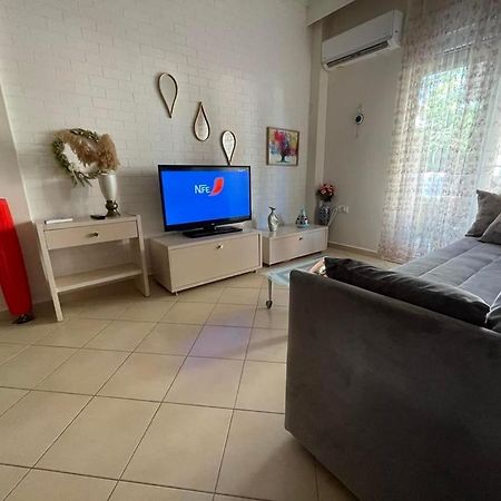 Brick Apartment Néa Péramos Bagian luar foto